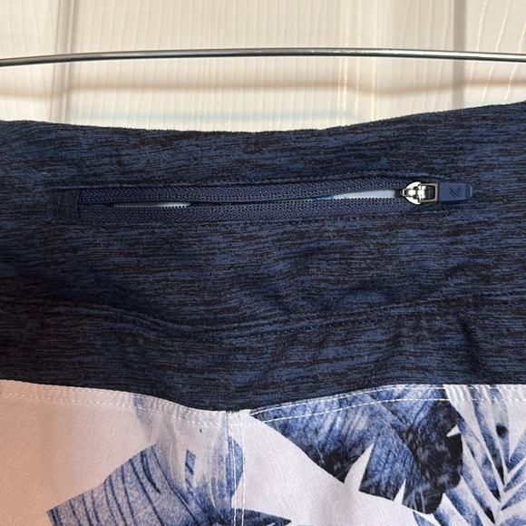 Kyodan women’s blue and white tropical lined athletic shorts size small - Picture 5 of 8